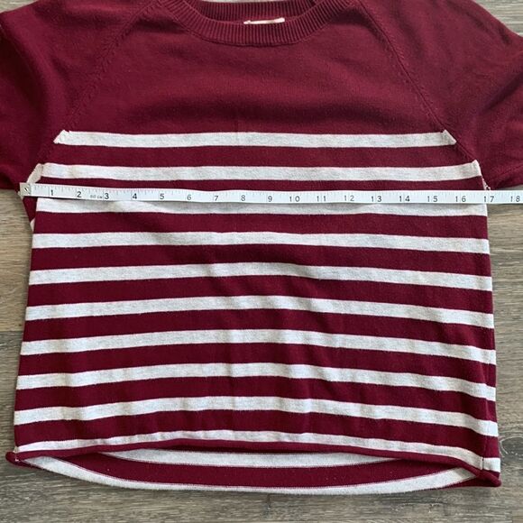 Forever 21 lightweight cropped sweater size small - Picture 6 of 7